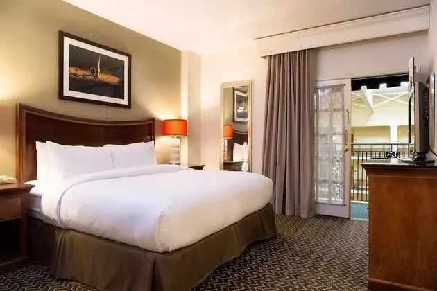 Two Room Suite, 1 King Bed with Sofa Bed, Balcony Interior View