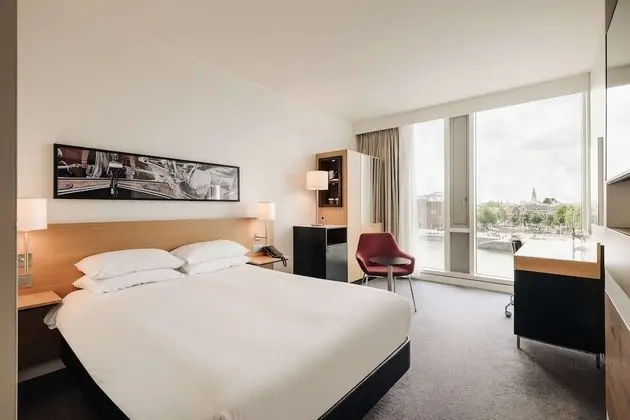 Queen Executive Room