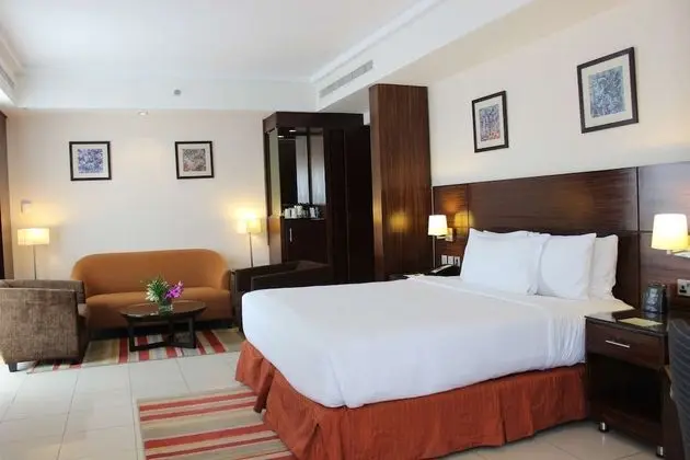 King Deluxe Corner Room with City View