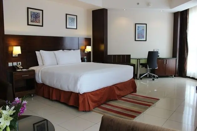 King Deluxe Corner Room with City View
