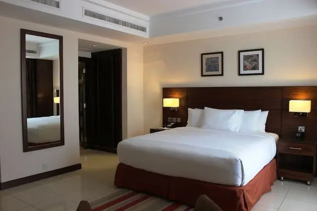 King Guest Room with City View