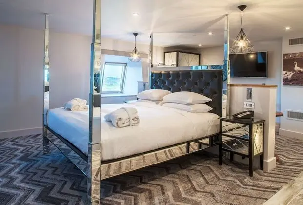 Çatı Katı (Loft), 1 En Büyük (King) Boy Yatak