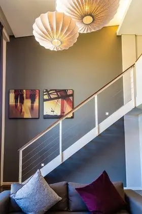 Çatı Katı (Loft), 1 En Büyük (King) Boy Yatak, Küçük Mutfak