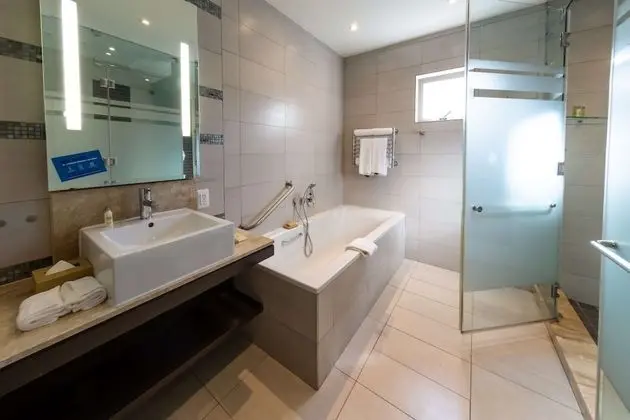 Çatı Katı (Loft), 1 En Büyük (King) Boy Yatak, Küçük Mutfak