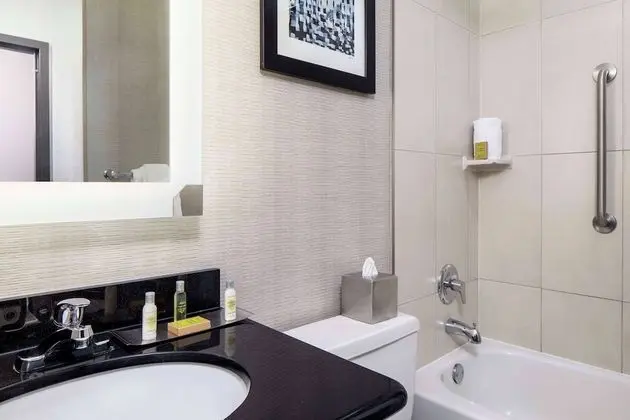 Engellilere uygun banyo