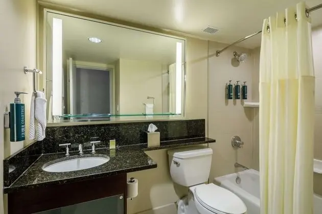 Oda, 2 Çift Kişilik Yatak, Sigara İçilmez, Balkon