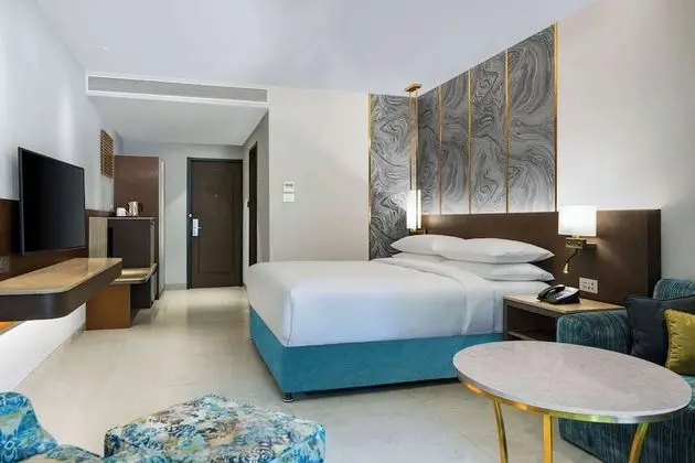 King Guest Room Pool View
