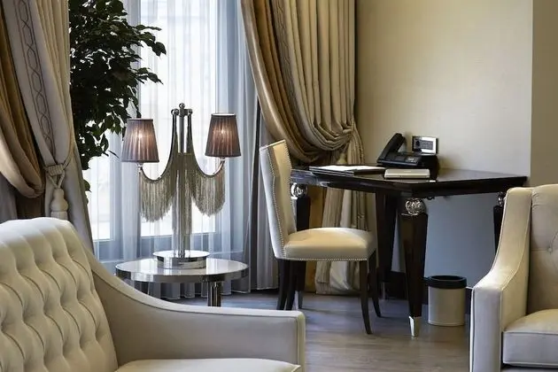 https://i.travelapi.com/lodging/7000000/6570000/6560300/6560270/0d8b18b4_z.jpg