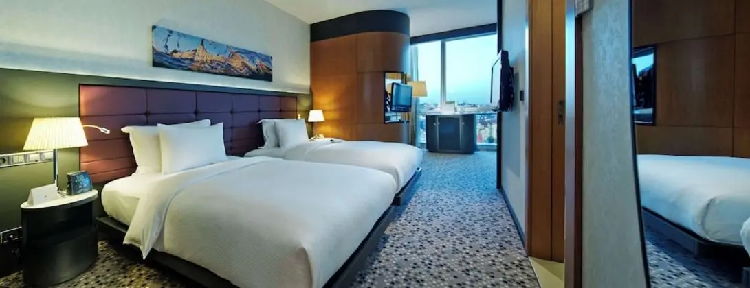https://i.travelapi.com/lodging/4000000/3760000/3754100/3754059/b85c4ab5_z.jpg