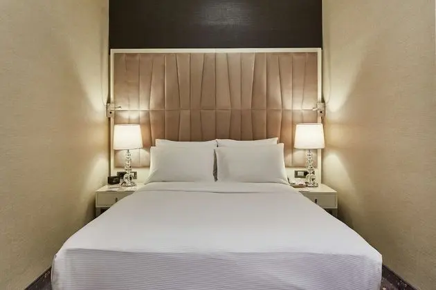 https://i.travelapi.com/lodging/7000000/6590000/6583800/6583713/6b7b8222_z.jpg