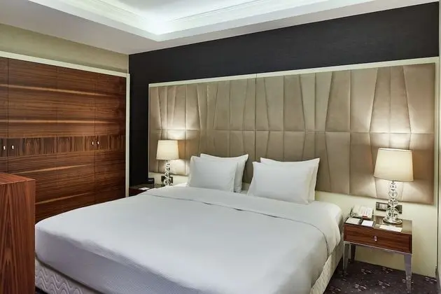 https://i.travelapi.com/lodging/7000000/6590000/6583800/6583713/9eb98eb6_z.jpg