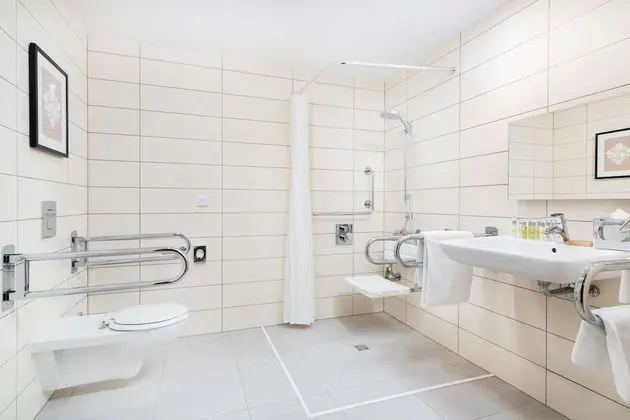 Oda, 1 En Büyük (King) Boy Yatak, Engellilere Uygun, Sigara İçilmez