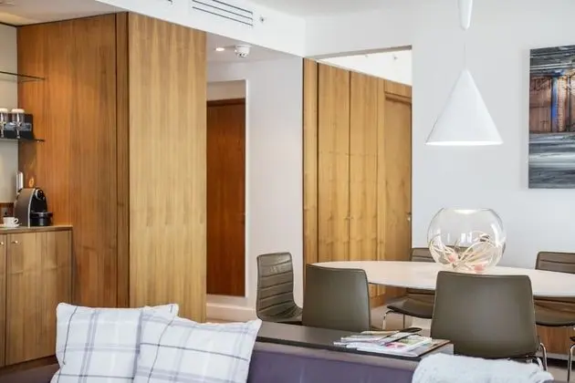 Suite, 1 King Bed, City View