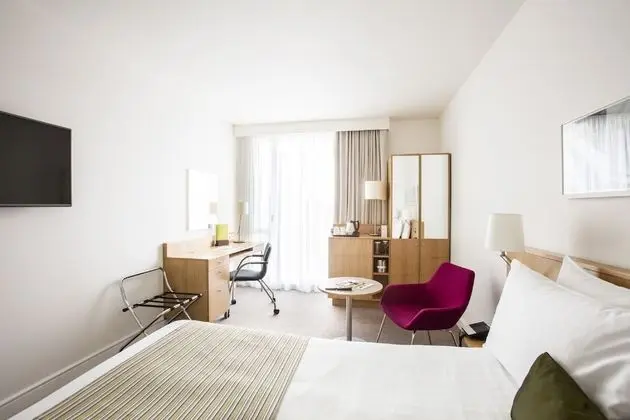 Suite, 1 King Bed, City View