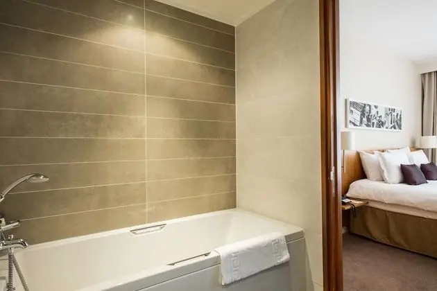 Suite, 1 King Bed, City View