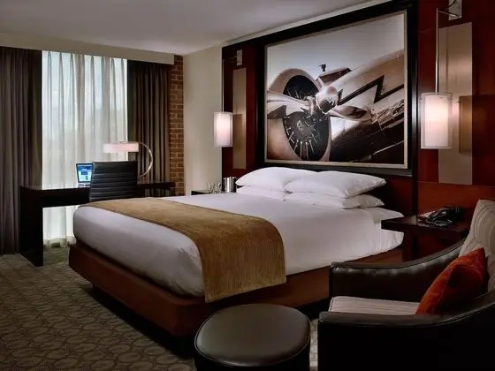 One Bedroom Suite, King Bed with Sofa Bed, Accessible (Hearing)