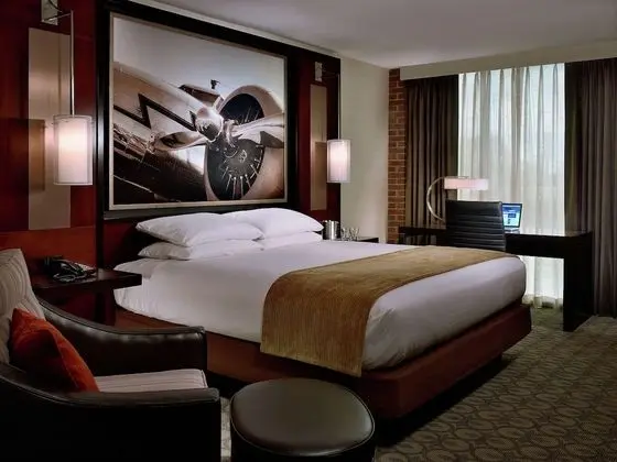 One Bedroom Suite, King Bed with Sofa Bed, Accessible (Hearing)