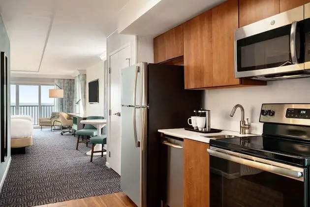 Deluxe Tek Büyük Yataklı Oda, 2 Büyük (Queen) Boy Yatak, Balkon, Okyanusa Sıfır