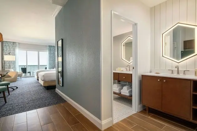 Deluxe Tek Büyük Yataklı Oda, 2 Büyük (Queen) Boy Yatak, Balkon, Okyanusa Sıfır