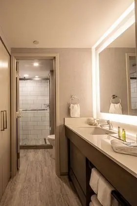 Oda, 2 Büyük (Queen) Boy Yatak