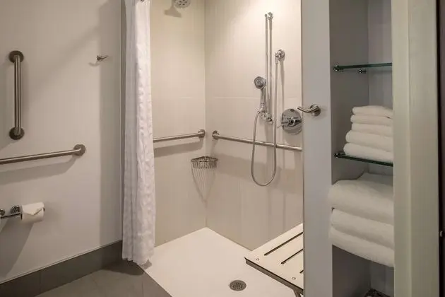 Oda, Engellilere Uygun (Roll-in Shower)