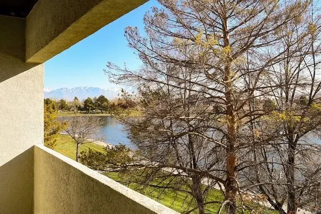 Oda, 2 Çift Kişilik Yatak, Balkon
