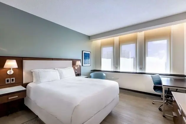 Standard 1 Queen Bed