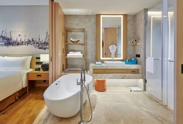 Deluxe Oda, 1 En Büyük (King) Boy Yatak, Balkon