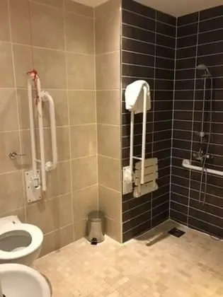 Oda, 1 En Büyük (King) Boy Yatak, Engellilere Uygun
