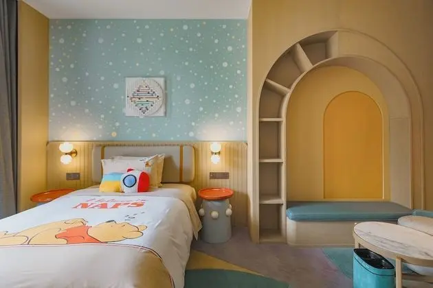 Deluxe Oda, 1 En Büyük (King) Boy Yatak (Family Room)