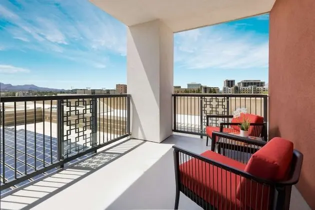 Deluxe Oda, 1 En Büyük (King) Boy Yatak, Engellilere Uygun, Balkon