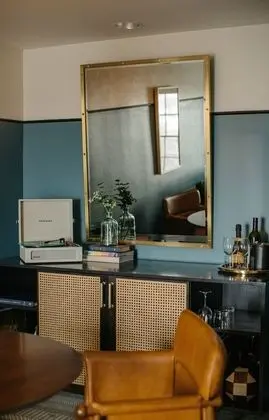 Collector's Premier One Bedroom Suite