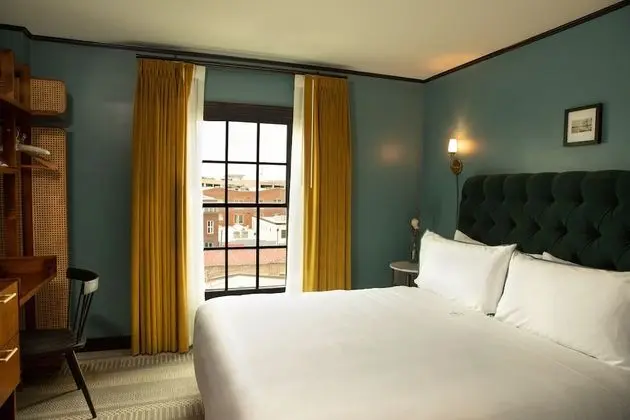 Collector's Premier One Bedroom Suite
