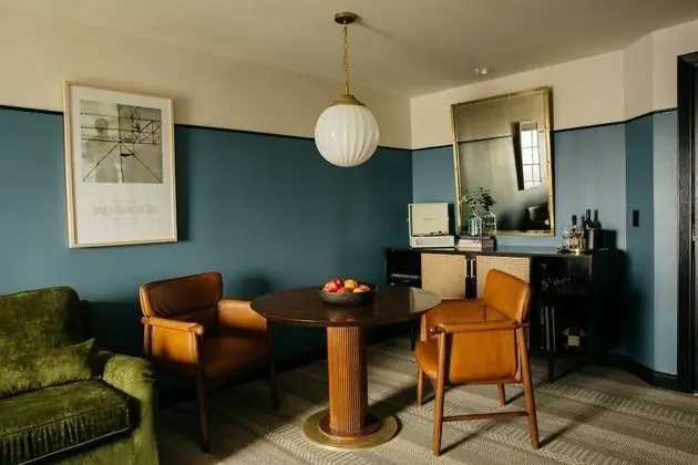 Collector's Premier One Bedroom Suite