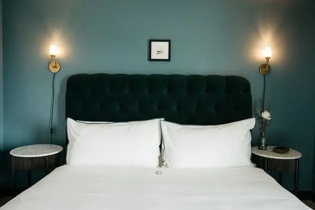 Travelers One Bedroom Suite - One King