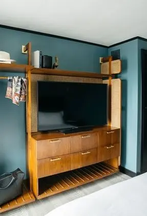 Travelers One Bedroom Suite - One King