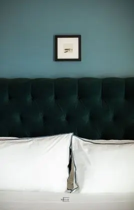Travelers One Bedroom Suite - One King