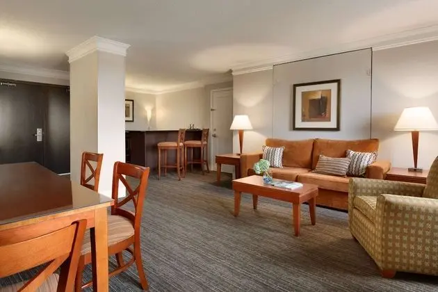 Executive Oda (Murphy Bed Parlor Room - Exec. Level)