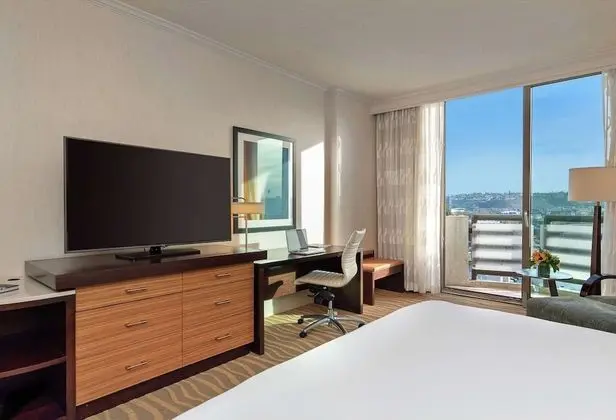 Premier Oda, 1 En Büyük (King) Boy Yatak, Buzdolabı ve Mikrodalga (Top Floor, Balcony)