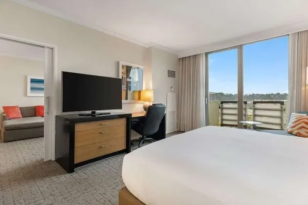 Premier Süit, Balkon, Havuz Manzaralı (Top Floor, 2 Room Suite)