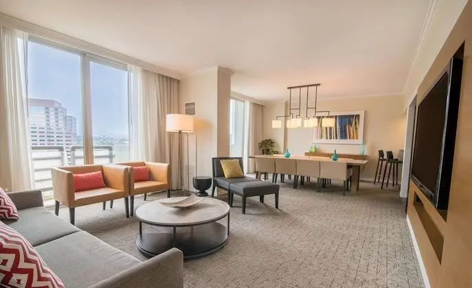 Presidential Süit, 1 En Büyük (King) Boy Yatak ve Çekyat, Sıcak Su Küveti (Top Floor, 2 Room Suite)