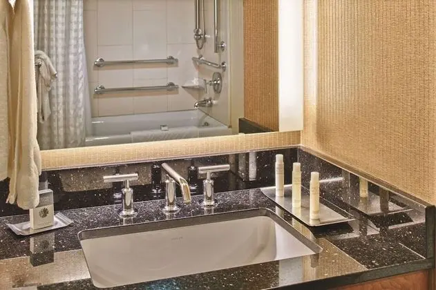 Deluxe Oda, 2 Büyük (Queen) Boy Yatak, Engellilere Uygun, Dağ Manzaralı (Bathtub)