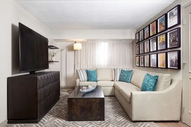 Süit, 1 En Büyük (King) Boy Yatak (3 Room Music City Suite)