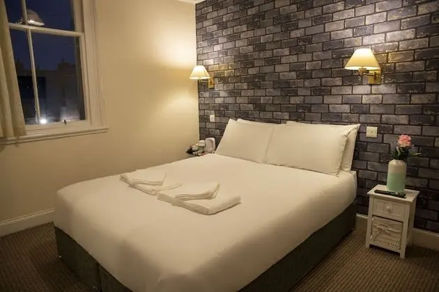 Comfort Tek Büyük Yataklı Oda