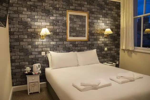 Comfort Tek Büyük Yataklı Oda