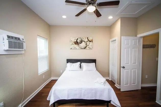 Ev (1 Bedroom)