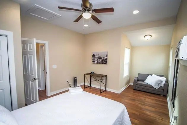 Ev (1 Bedroom)