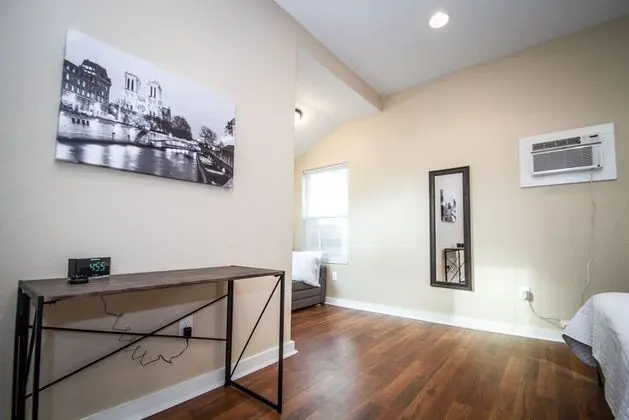 Ev (1 Bedroom)