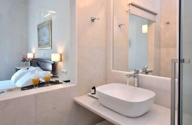 Deluxe Tek Büyük veya İki Ayrı Yataklı Oda