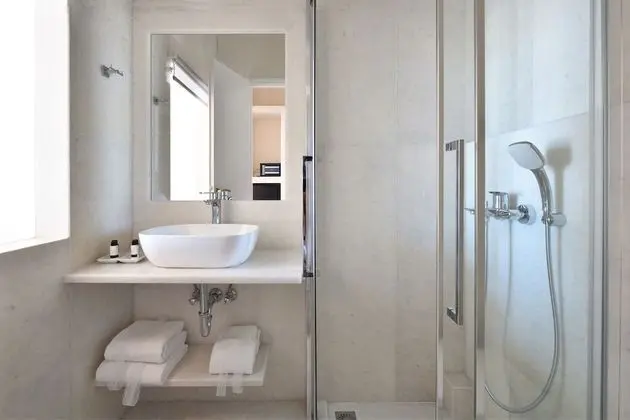 Deluxe Tek Büyük veya İki Ayrı Yataklı Oda